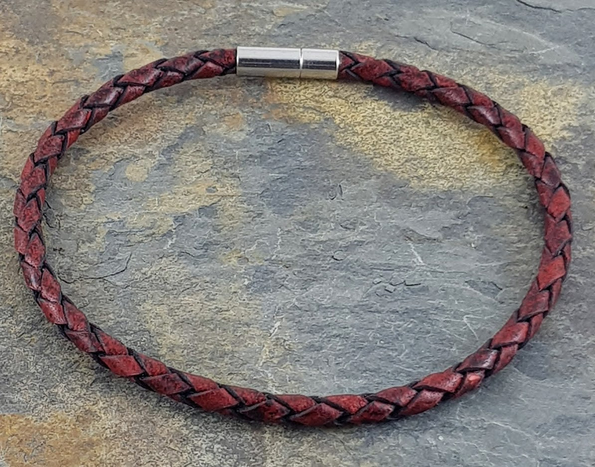 Dark red & Black fleck Leather Bracelet 4 mm round